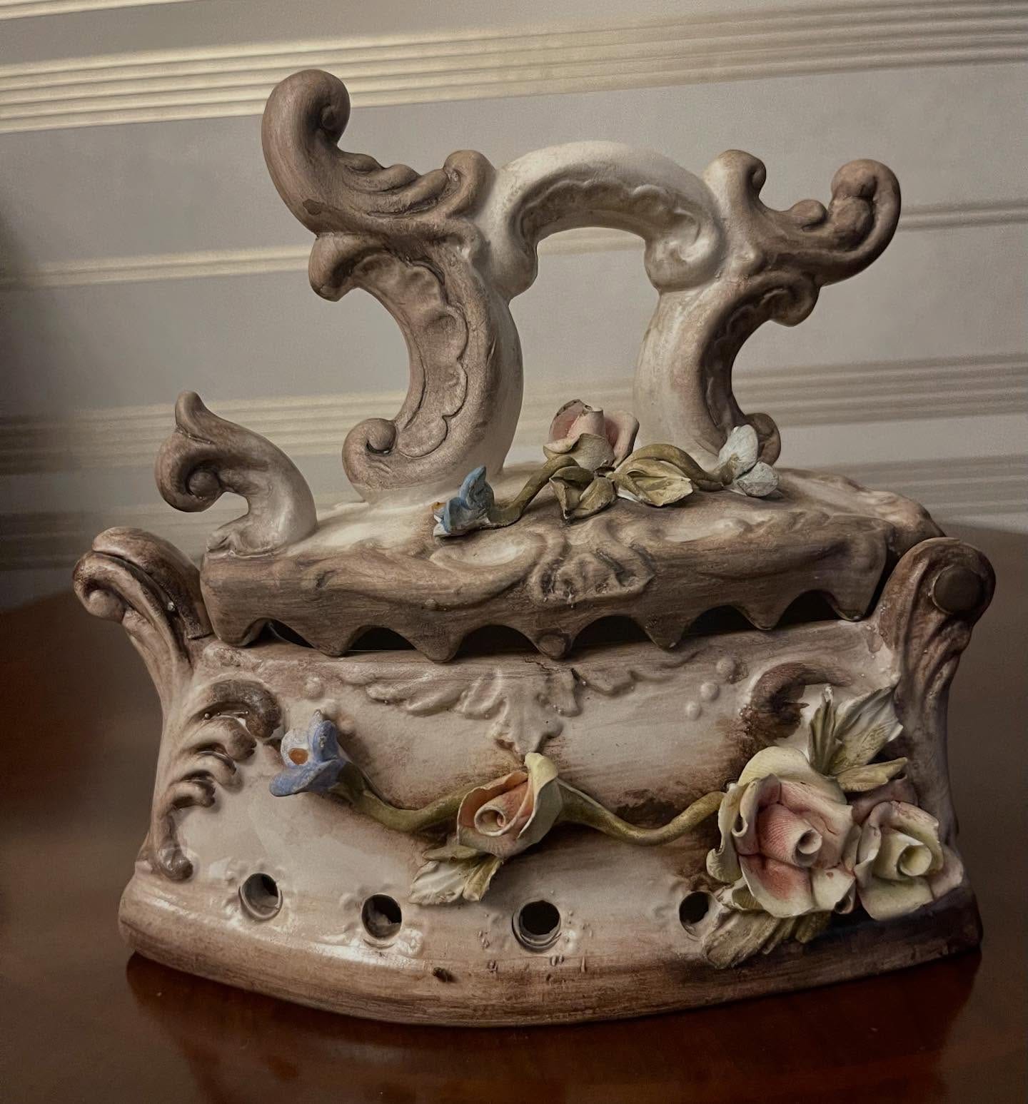 Capodimonte flowers iron