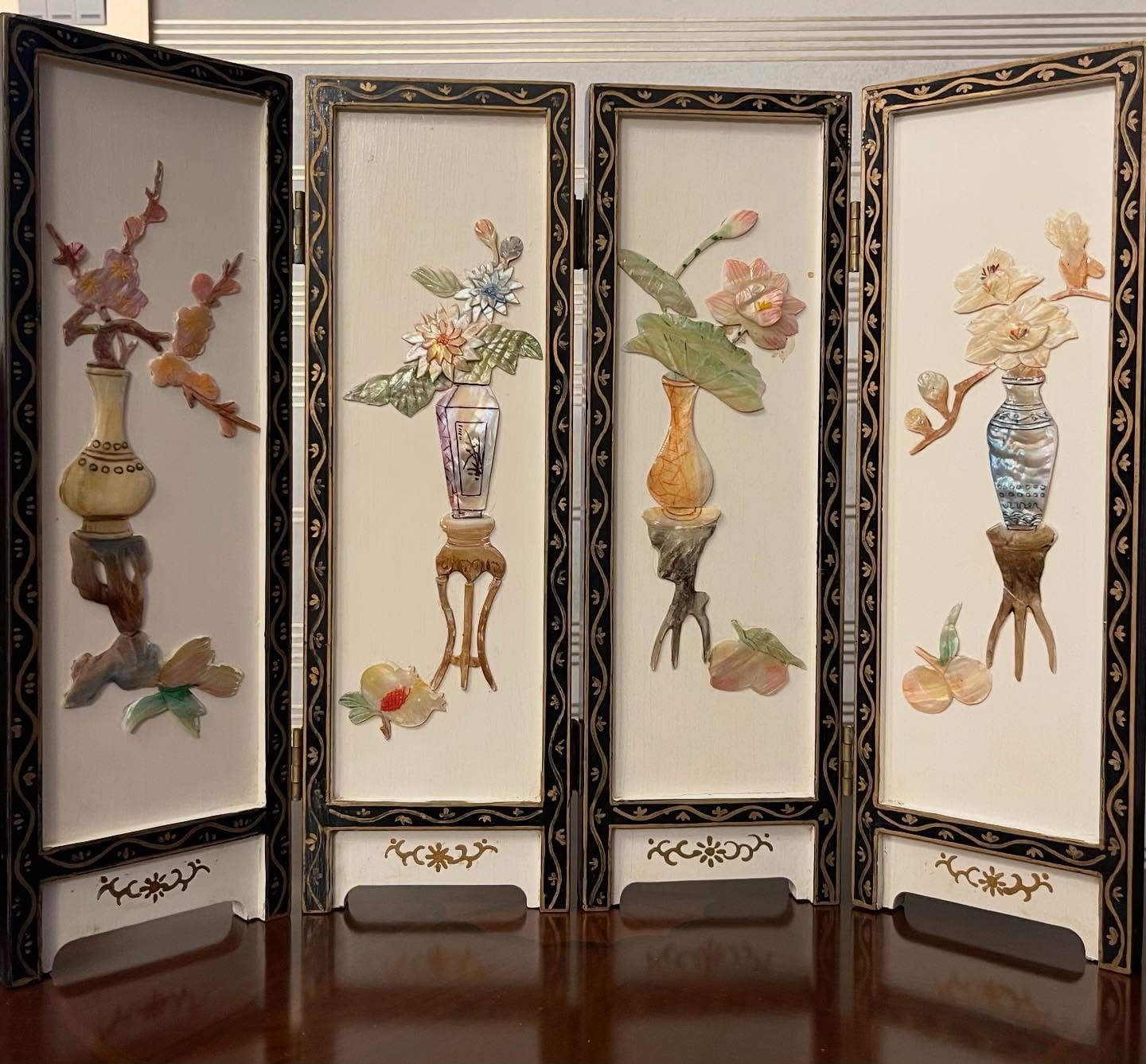 Mother-of-pearl folding screen